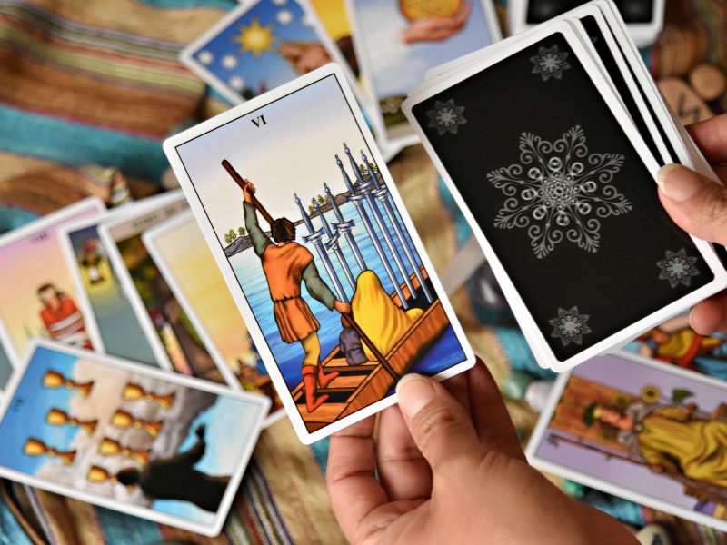 Tarot course for unlock your intuition